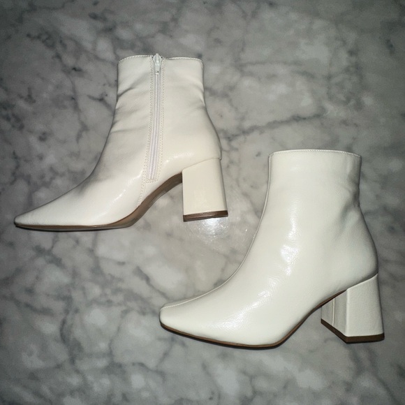 Journee Collection Cream Heeled Boots - Picture 5 of 7